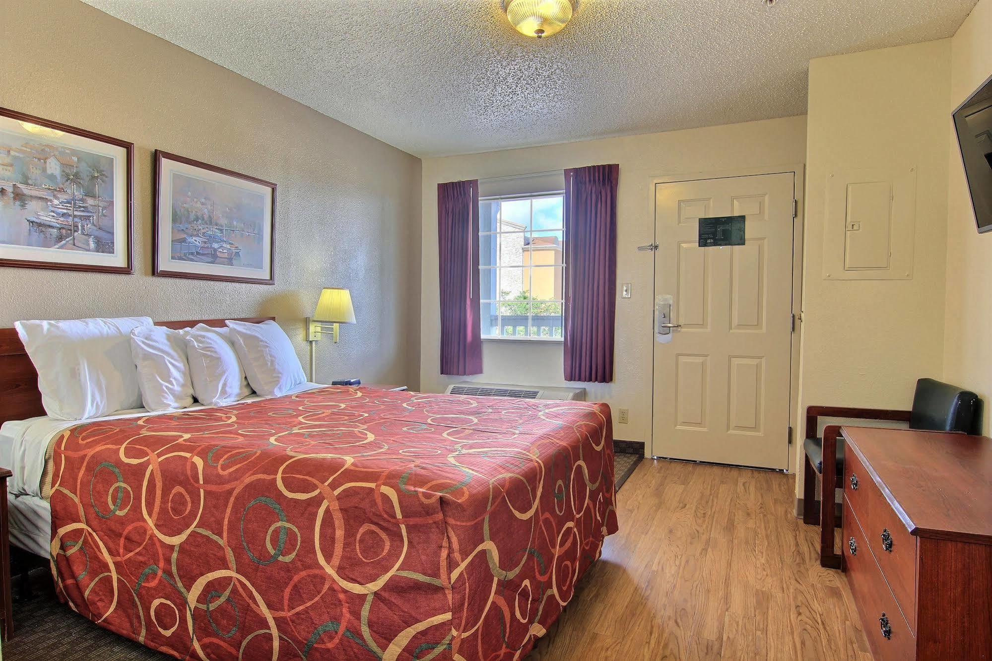 Intown Suites Extended Stay Select Corpus Christi Tx Exterior photo